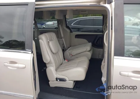 2013 Chrysler Town & Country Touring z USA, uszkodzony, nr VIN 2C4RC1BGXDR662713